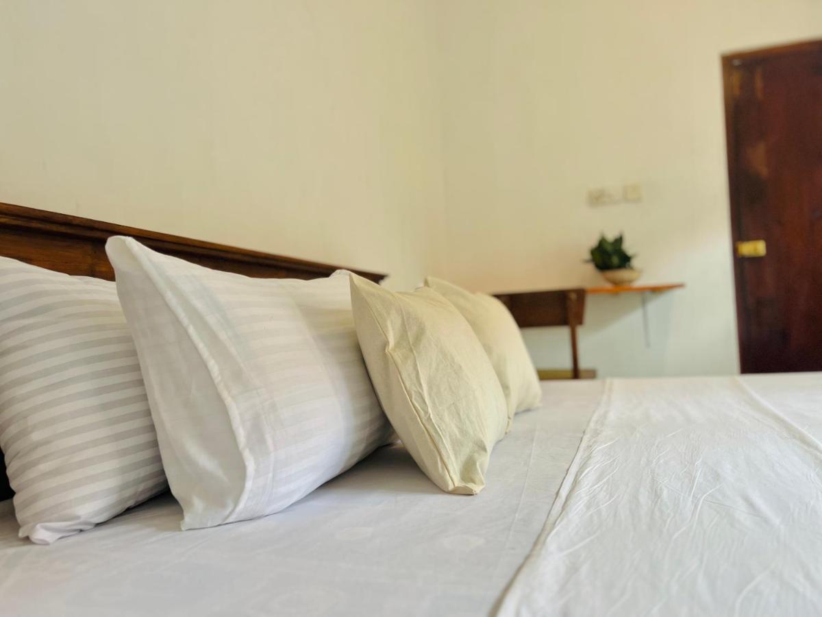 Bed and Breakfast Sea Frame By Walkseylon Хиккадува Экстерьер фото