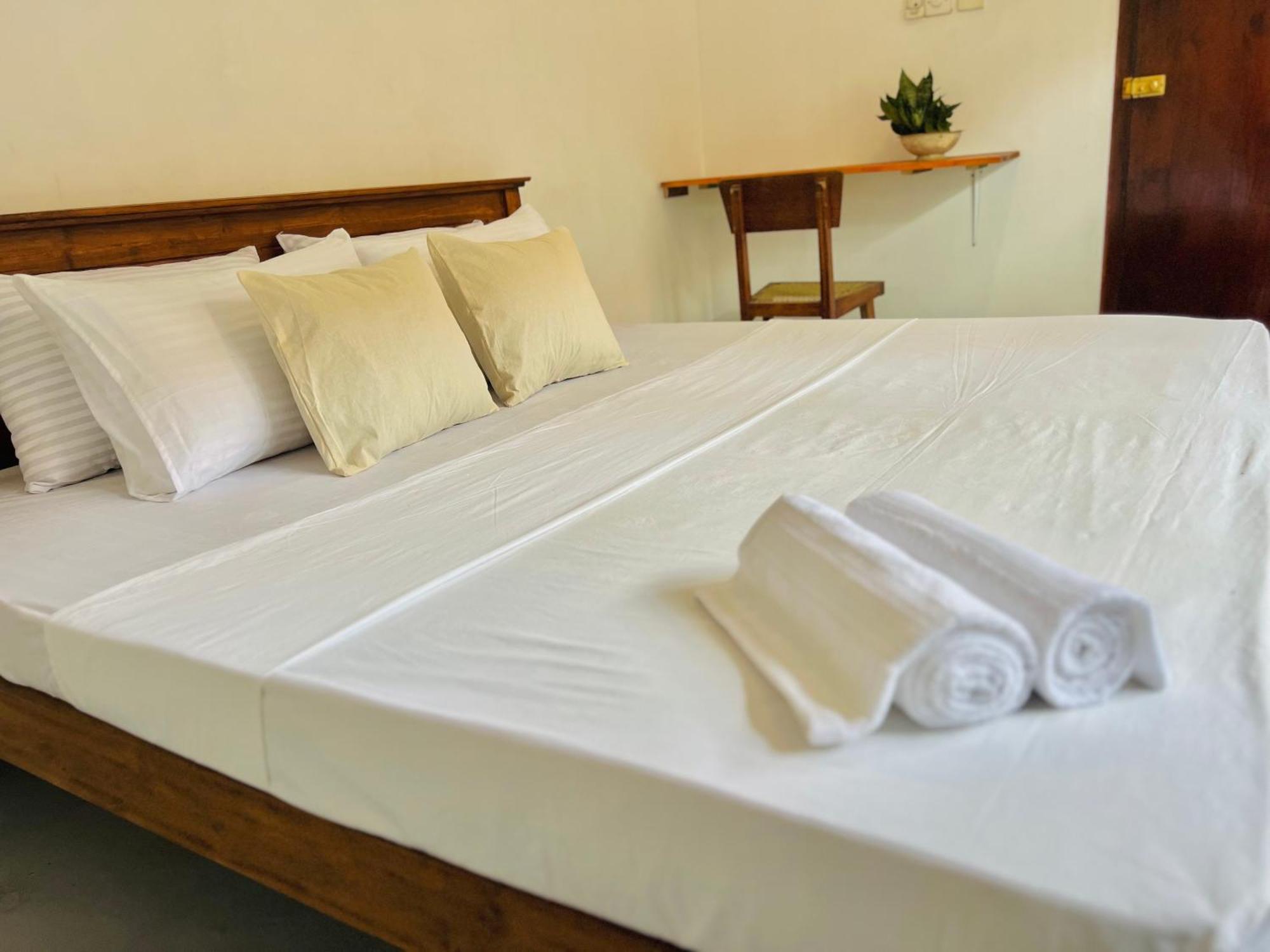 Bed and Breakfast Sea Frame By Walkseylon Хиккадува Экстерьер фото