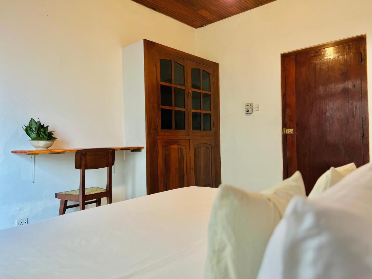Bed and Breakfast Sea Frame By Walkseylon Хиккадува Экстерьер фото
