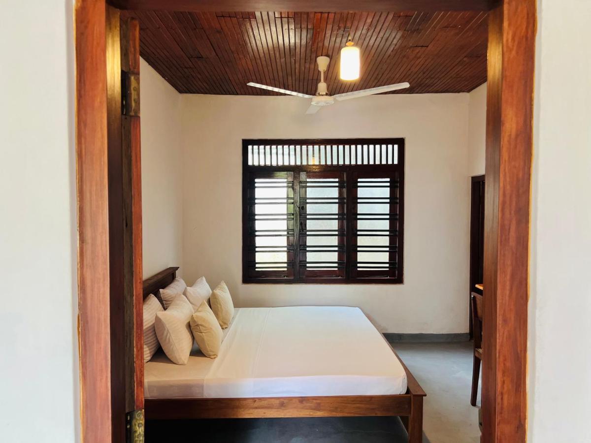 Bed and Breakfast Sea Frame By Walkseylon Хиккадува Экстерьер фото